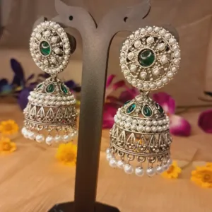 Green Kundan Jhumka with White Pearls – Lightweight Navratri & Party Wear Earrings